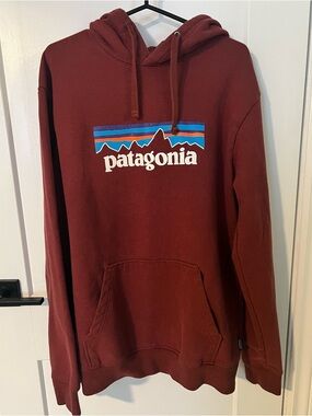 Men’s Patagonia Maroon P-6 Uprisal Hoodie size Large